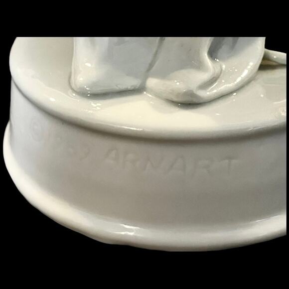Vintage 1989 Arnart RING CLOWN MUSIC BOX 8” Porcelain Figurine Plays Circus Song - Picture 5 of 7